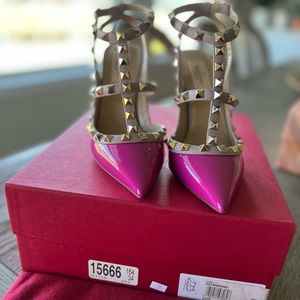 New In Box Valentino Rockstud Patent Leather Pump, Pink/Fuchsia 37.5